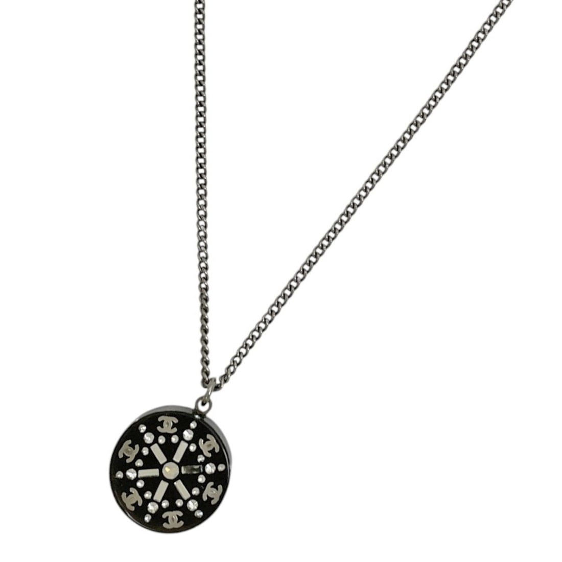 Chanel necklace, Coco Mark design, metal and plastic, silver, for women.: --- Catalog ---Category: SizePendant Size: 24mm x 18mm / 0.94'' x 0.7''Neck Circumference: 67 cm / 26.37''Category: DesignColor: SilverGender: WomenMaterial: Metal, PlasticNecklace Type: NecklaceCateg
