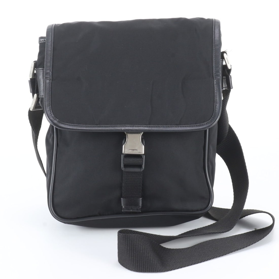 Prada Tessuto Nylon Triangle Logo Leather Shoulder Bag Messenger Black Men's: --- Catalog ---Category: SizeSize (HxWxD): 22cm x 19cm x 6cm / 8.66'' x 7.48'' x 2.36''Category: DesignType: Messenger bag, Shoulder bagColor: BlackGender: MenMaterial: Leather , Nylon Category: Gener