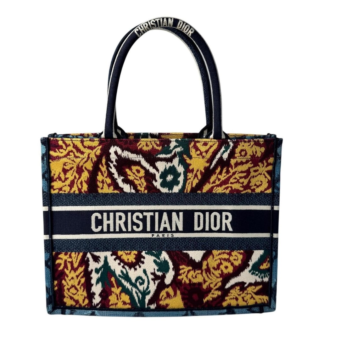 Christian Dior Book Tote Medium Cruise 2021 Paisley Embroidery Women's: --- Catalog ---Category: SizeSize (HxWxD): 27.5cm x 36cm x 16.5cm / 10.82'' x 14.17'' x 6.49''Category: DesignType: Tote bagColor: Multi-colorGender: WomenMaterial: Canvas Category: GeneralBrand: Chri