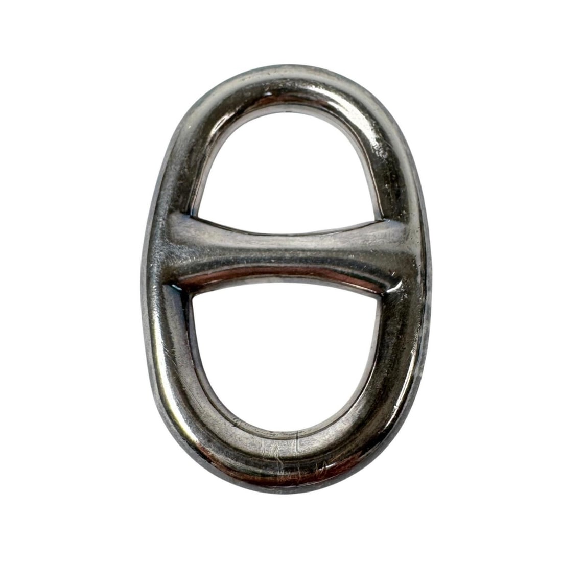 Hermes Chaine d'Ancre accessory/scarf ring, silver, for women.: --- Catalog ---Category: DesignType: Scarf ringColor: SilverGender: WomenMaterial: Metal Category: GeneralBrand: HermesCategory: Physical PropertiesSize (HxWxD): 5cm x 3.5cm / 1.96'' x 1.37''--- Item 