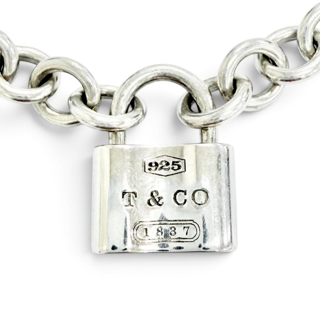 TIFFANY&Co. Tiffany 1837 Lock Cadena Necklace Choker Accessory, 925 Silver, Weight 43.4g, Women's: --- Catalog ---Category: SizePendant Size: 19mm x 14mm / 0.74'' x 0.55''Neck Circumference: 40 cm / 15.74''Category: DesignColor: SilverGender: WomenMaterial: Silver 925Necklace Type: NecklaceCategory