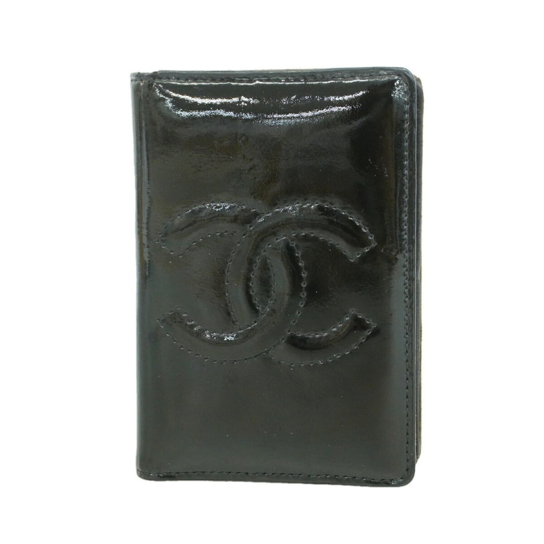 Chanel business card holder/card case, patent leather, black, for women.: --- Catalog ---Category: DesignType: Card caseColor: BlackGender: WomenMaterial: Patent leather Category: GeneralBrand: ChanelCategory: Physical PropertiesSize (HxWxD): 11cm x 7.5cm x 1.5cm / 4.33'' x
