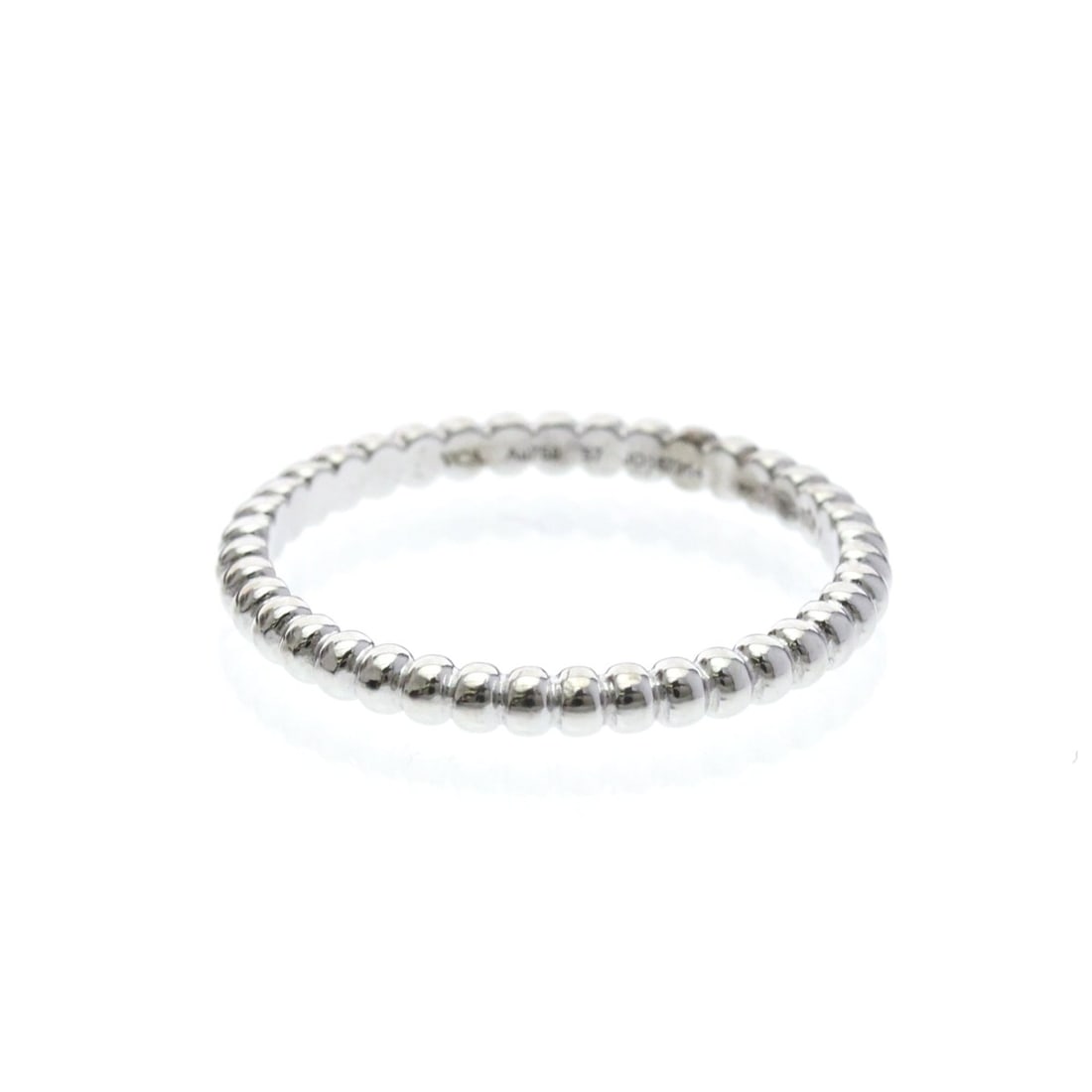 Van Cleef & Arpels Perle Ring Mini Model White Gold (18K) Fashion No Stone Band Ring Silver: --- Catalog ---Category: SizeWidth: 2.3mm / 0.09''Weight: 2.7g / 0.09oz.JP Size: 17US Size: 8Brand Size: 57Category: DesignType: Band ringColor: SilverMetal: White GoldStone: No StoneStyle: FashionGen