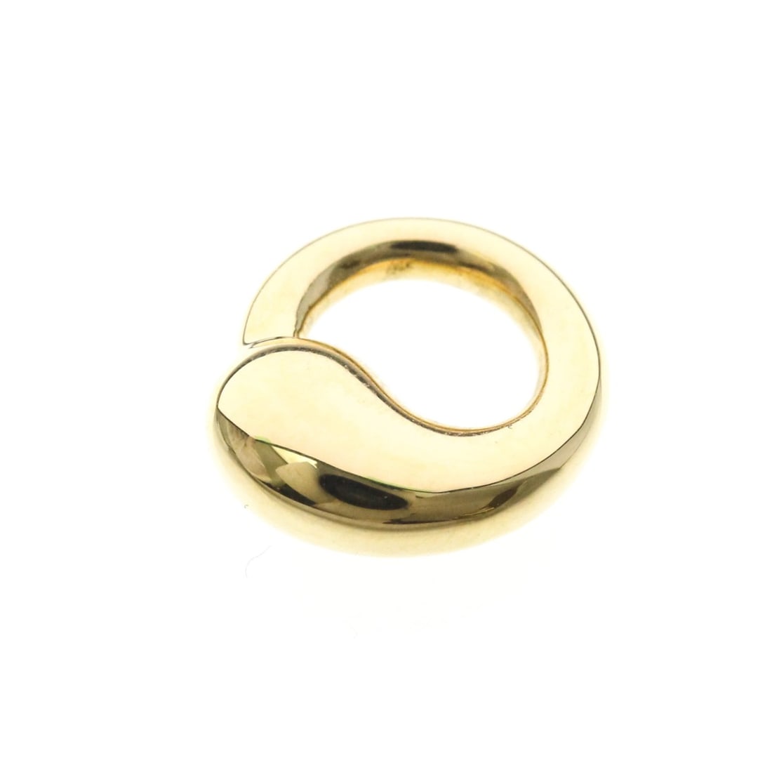 Tiffany Eternal Circle Pendant Yellow Gold (18K) No Stone Men,Women Fashion Pendant Necklace (Gold): --- Catalog ---Category: SizeWeight: 3.7g / 0.13oz.Pendant Size: 13.3mm x 12mm / 0.52'' x 0.47''Category: DesignColor: GoldMetal: GoldStone: No StoneStyle: FashionGender: Men,WomenMaterial: Yellow gol