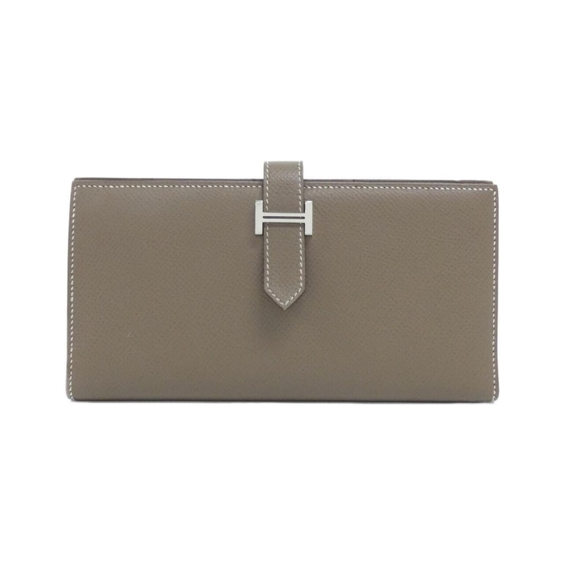 Hermes Bearn Soufflé 039785CK Wallet: --- Catalog ---Category: SizeSize (HxWxD): 9cm x 18cm x 1.5cm / 3.54'' x 7.08'' x 0.59''Category: DesignType: Long wallet (bi-fold)Color: Etoupe grayGender: Men,WomenMaterial: Epsom leather Category: 