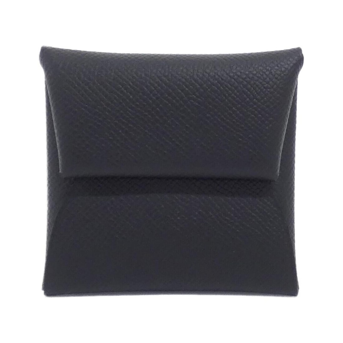 Hermes Bastia 041054CK Wallet/Coin Case: --- Catalog ---Category: SizeSize (HxWxD): 8cm x 9cm x 1cm / 3.14'' x 3.54'' x 0.39''Category: DesignType: Coin purse/coin caseColor: BlackGender: Men,WomenMaterial: Epsom leather Category: GeneralMPN