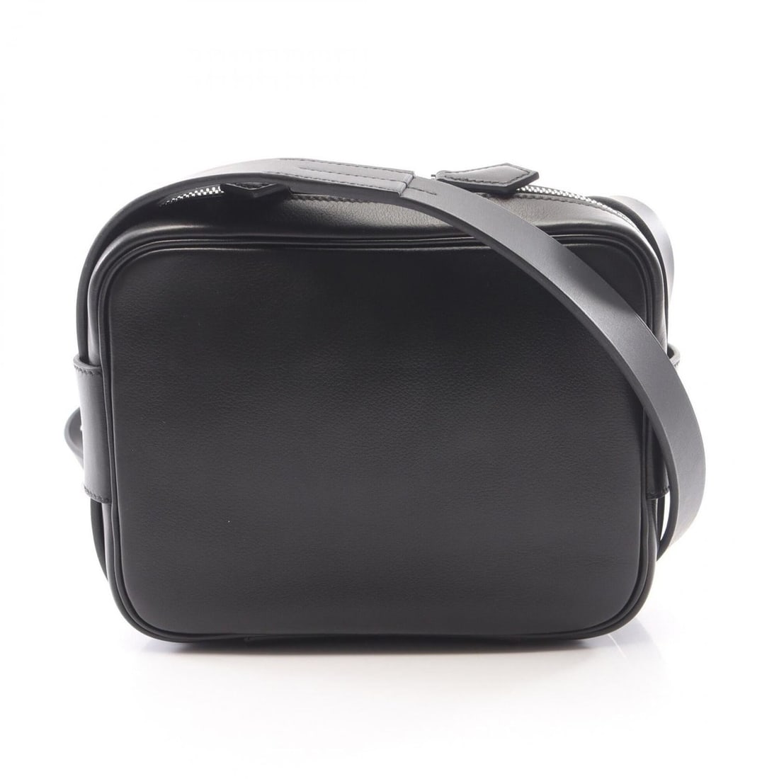 Hermes HERMES On-Body Etriviere Shoulder Bag Handbag Evergrain Men's Black H08789CKAA: --- Catalog ---Category: SizeSize (HxWxD): 15cm x 20cm x 5.5cm / 5.9'' x 7.87'' x 2.16''Category: DesignType: Shoulder bagColor: BlackGender: Men,WomenMaterial: Leather Category: GeneralMPN: H08789CKA