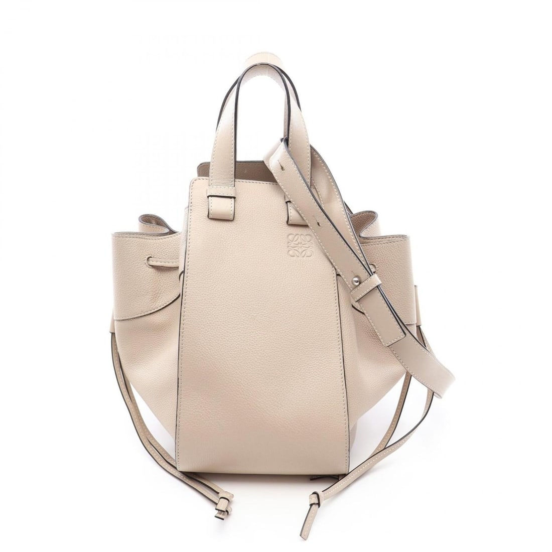 Loewe Hammock Bag Drawstring Medium 2-Way Handbag Leather Women's Beige: --- Catalog ---Category: SizeSize (HxWxD): 28cm x 15cm x 30cm / 11.02'' x 5.9'' x 11.81''Category: DesignType: HandbagColor: BeigeGender: WomenMaterial: Leather Category: GeneralBrand: Loewe--- Item L