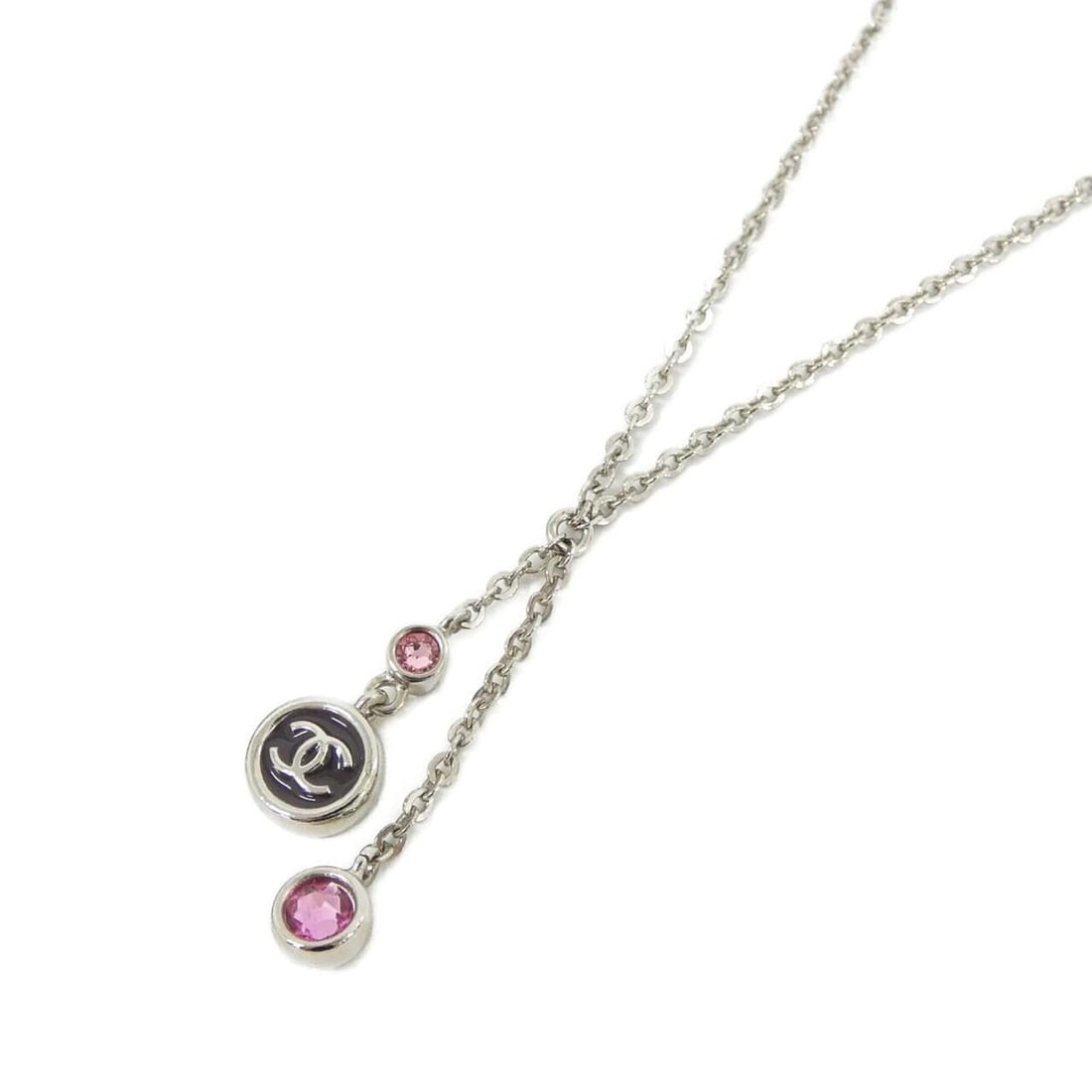 Chanel ABH766 Necklace: --- Catalog ---Category: SizePendant Size: 38mm x 15mm / 1.49'' x 0.59''Neck Circumference: 42 cm - 49 cm / 16.53'' - 19.29''Category: DesignColor: Black, PinkGender: WomenMaterial: SilverNecklace Typ