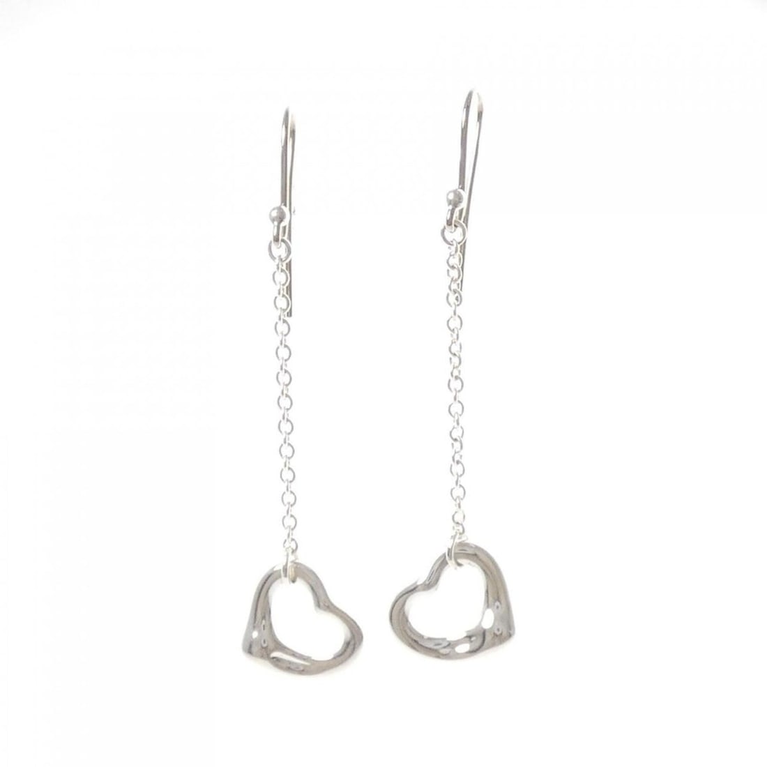 Tiffany Open Heart Drop Earrings: --- Catalog ---Category: SizeSize (HxWxD): 38.90mm x 10.60mm / 1.53'' x 0.42''Category: DesignType: Drop earringsGender: WomenMaterial: Silver 925Category: GeneralMPN: 60112465Brand: Tiffany--- Item L