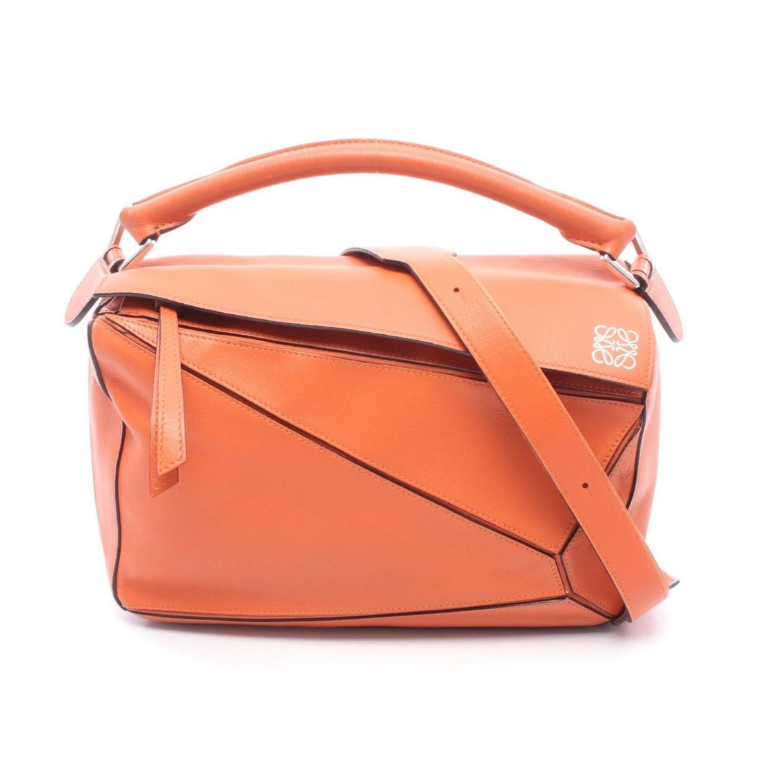 Loewe Puzzle Bag Medium 2-Way Handbag Leather Women's Orange: --- Catalog ---Category: SizeSize (HxWxD): 18cm x 29cm x 12cm / 7.08'' x 11.41'' x 4.72''Category: DesignType: HandbagColor: OrangeGender: WomenMaterial: Leather Category: GeneralBrand: Loewe--- Item 
