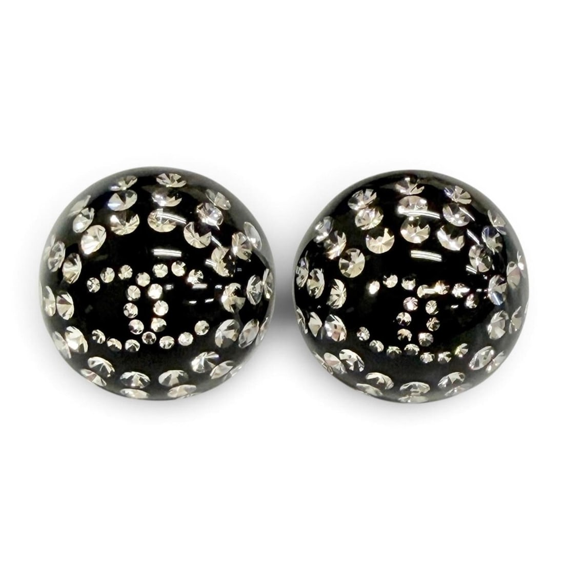 CHANEL D26A Coco Mark Crystal Rhinestone Monotone Stud Earrings, Black, Made in France, Women's,: --- Catalog ---Category: DesignType: Stud earringsColor: BlackGender: WomenCategory: GeneralMPN: D26ABrand: ChanelCountry of Origin: France--- Item List ---Section: ConditionRanking: Rank SA Used - Ha