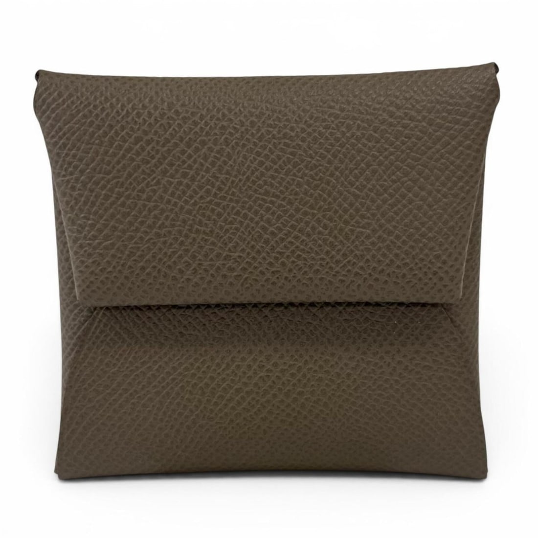 HERMES Bastia Veau Epsom Etoupe Wallet/Coin Purse, U Stamp, Made in France, Women's, with Box: --- Catalog ---Category: SizeSize (HxWxD): 8cm x 8.5cm x 7.00mm / 3.14'' x 3.34'' x 0.27''Category: DesignType: Coin purse/coin caseColor: Etoupe grayGender: WomenMaterial: Epsom leather Category: Gen