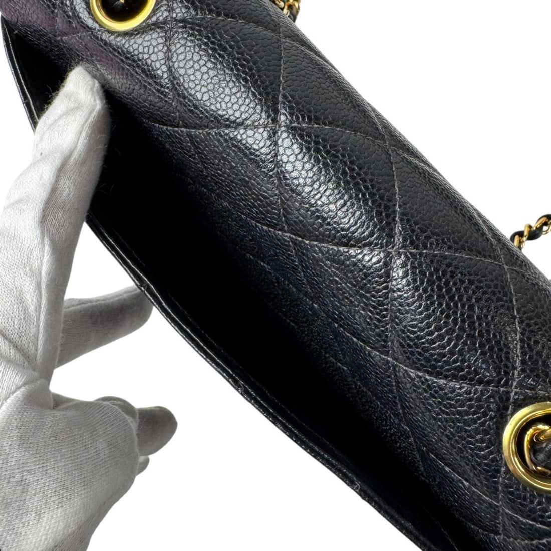 Chanel Diana Flap Matelassé 25 A01165 Caviar Skin Chain Shoulder Bag for Women: --- Catalog ---Category: SizeSize (HxWxD): 17cm x 24.5cm x 17cm / 6.69'' x 9.64'' x 6.69''Category: DesignType: Shoulder bagColor: BlackGender: WomenMaterial: Grained Calfskin Category: GeneralBrand: 