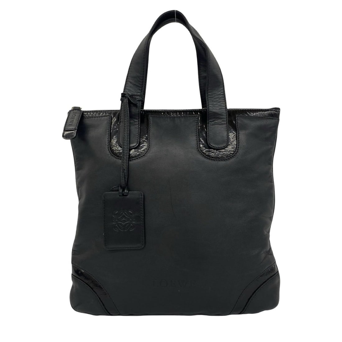 LOEWE logo-embossed nappa leather genuine handbag mini tote bag business black 33152: --- Catalog ---Category: SizeSize (HxWxD): 33cm x 33cm / 12.99'' x 12.99''Category: DesignType: Handbag, Tote bagColor: BlackGender: WomenMaterial: Leather Category: GeneralBrand: Loewe--- Item List -