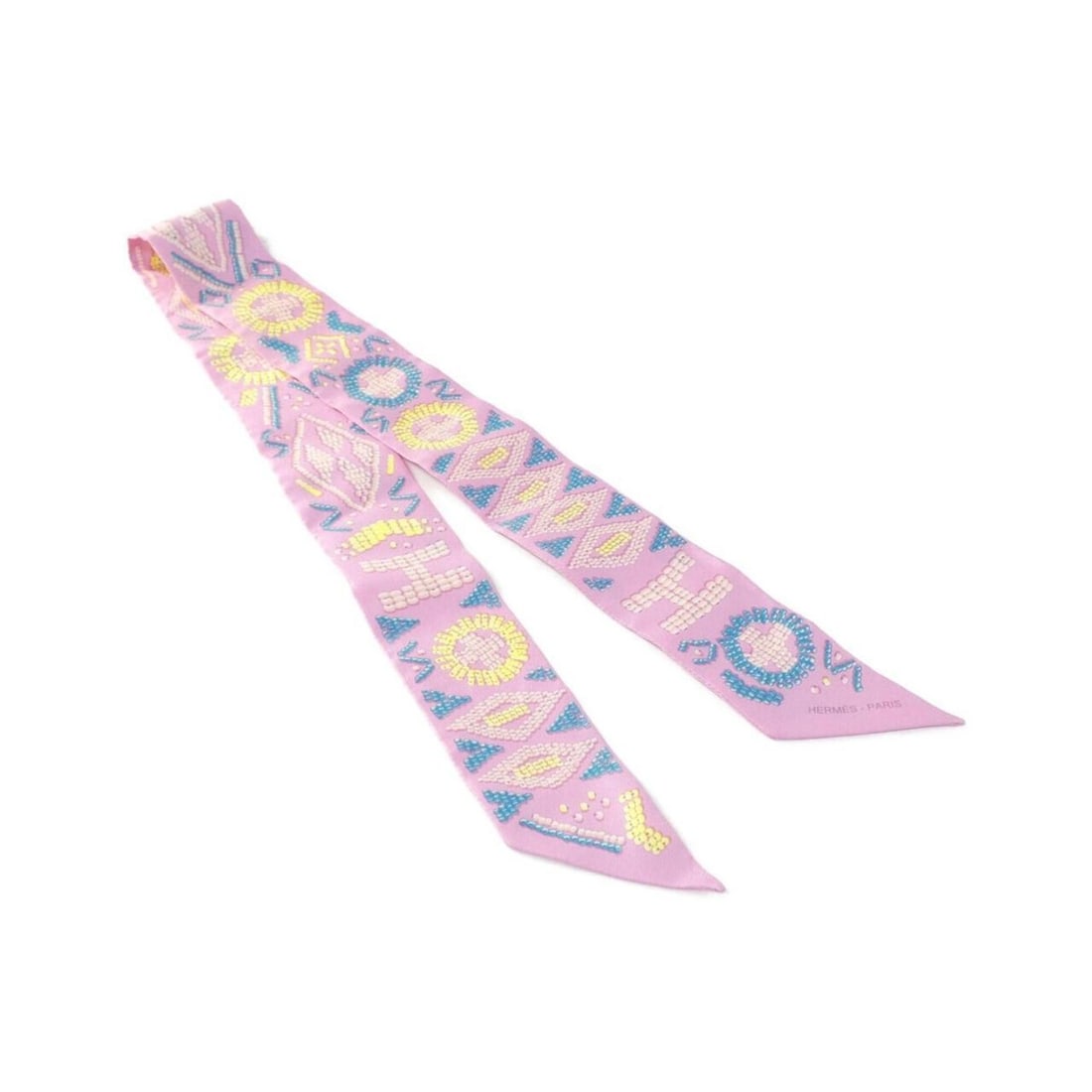 Hermes Kelly en Perles Twilly 062552S Scarf Muffler: --- Catalog ---Category: SizeSize (LxW): 5cm x 86cm / 1.96'' x 33.85''Category: DesignType: ScarfColor: PinkGender: Women,MenMaterial: Silk Category: GeneralMPN: 062552SBrand: Hermes--- Item List ---S
