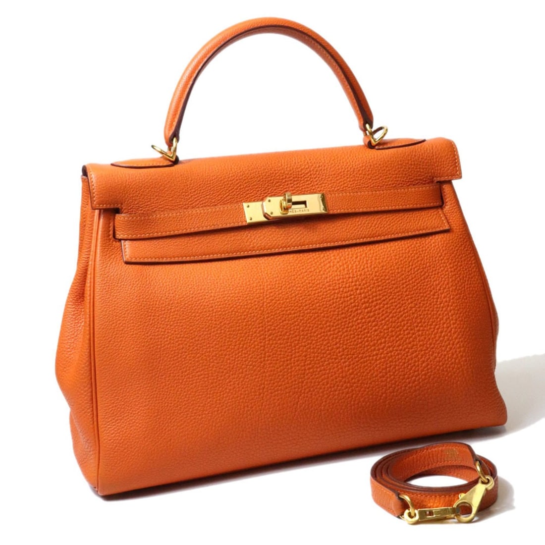 HERMES Kelly 32 Handbag, ?H stamp, Inside stitching, Togo leather, Orange, 2-way shoulder bag,: --- Catalog ---Category: SizeSize (HxWxD): 21cm x 32cm x 10cm / 8.26'' x 12.59'' x 3.93''Category: DesignType: Handbag, Shoulder bagColor: OrangeGender: WomenMaterial: Togo leather Category: GeneralBr