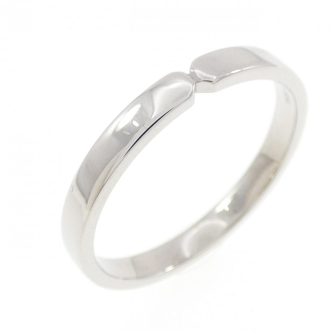 Hermes Ever Kelly Ring: --- Catalog ---Category: SizeUS Size: 8Brand Size: 56Category: DesignType: Band ringColor: PlatinumGender: Men,WomenMaterial: Platinum 950Category: GeneralMPN: H119862B 00050Brand: Hermes--- Item List