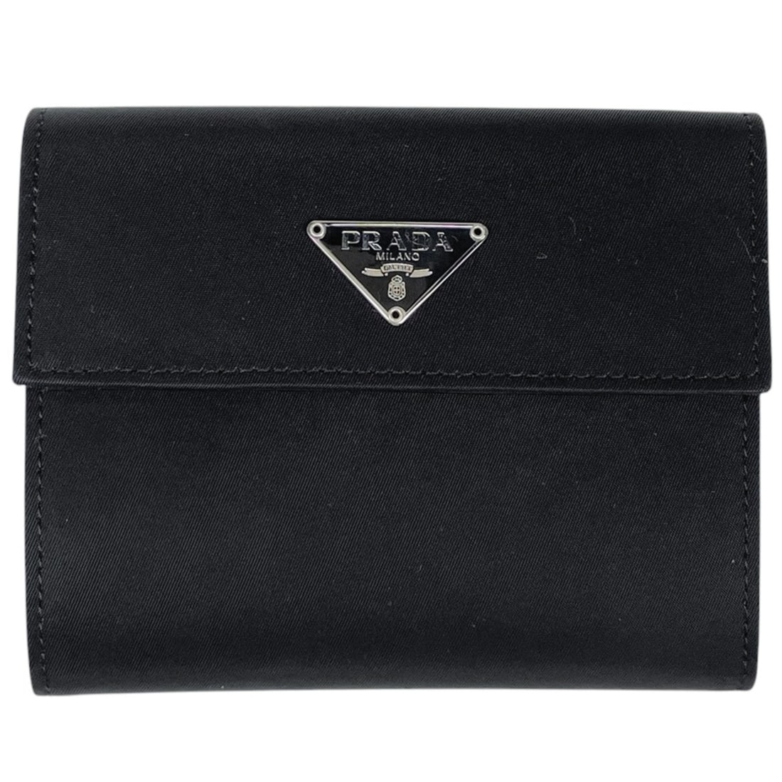Prada Tri-fold Wallet with Logo Plate, Nylon, Nero (Black), Women's: --- Catalog ---Category: SizeSize (HxWxD): 10cm x 13cm x 2.5cm / 3.93'' x 5.11'' x 0.98''Category: DesignType: Wallet (tri-fold)Color: Black, NeroGender: WomenMaterial: Nylon Category: GeneralBrand: P