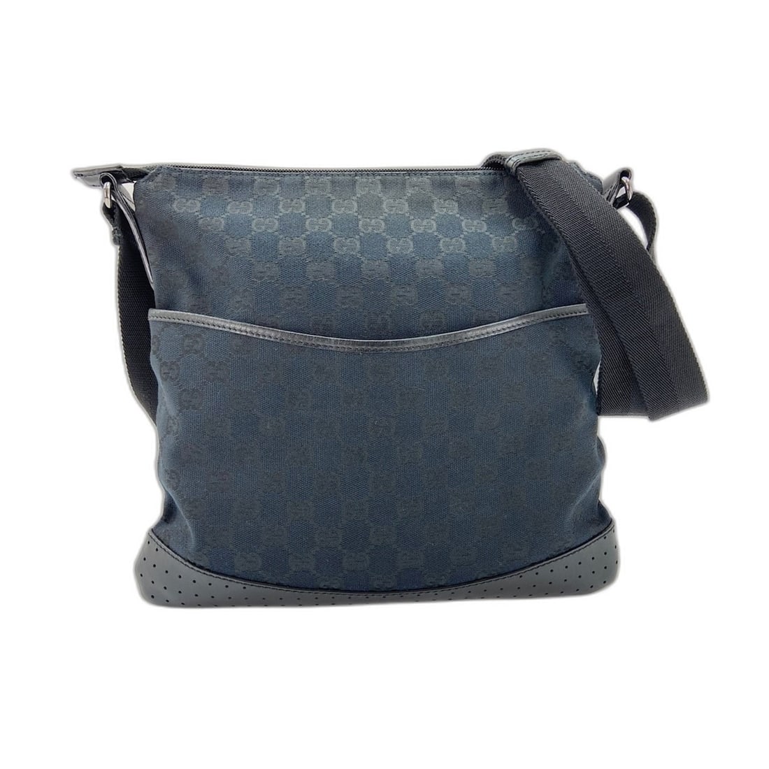 Gucci shoulder bag, black: --- Catalog ---Category: SizeSize (HxWxD): 29cm x 30cm x 1cm / 11.41'' x 11.81'' x 0.39''Strap Length: 132cm / 51.96''Category: DesignType: Shoulder bagColor: BlackGender: WomenCategory: GeneralBrand: