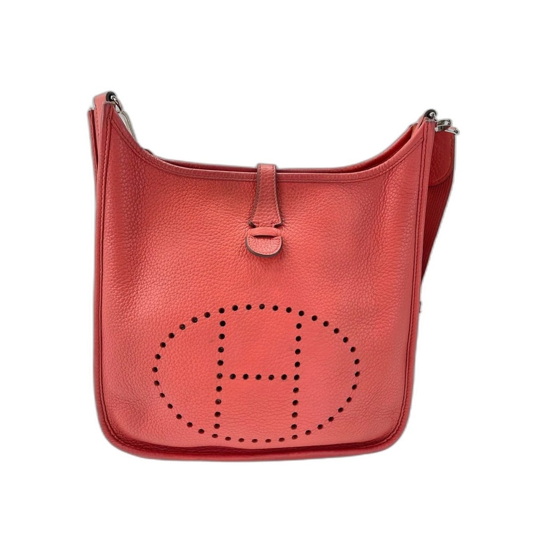 Hermes Evelyne 3 Shoulder Bag, Red: --- Catalog ---Category: SizeSize (HxWxD): 27.5cm x 26cm x 7cm / 10.82'' x 10.23'' x 2.75''Strap Length: 136cm / 53.54''Category: DesignType: Shoulder bagColor: Red colorGender: WomenCategory: General