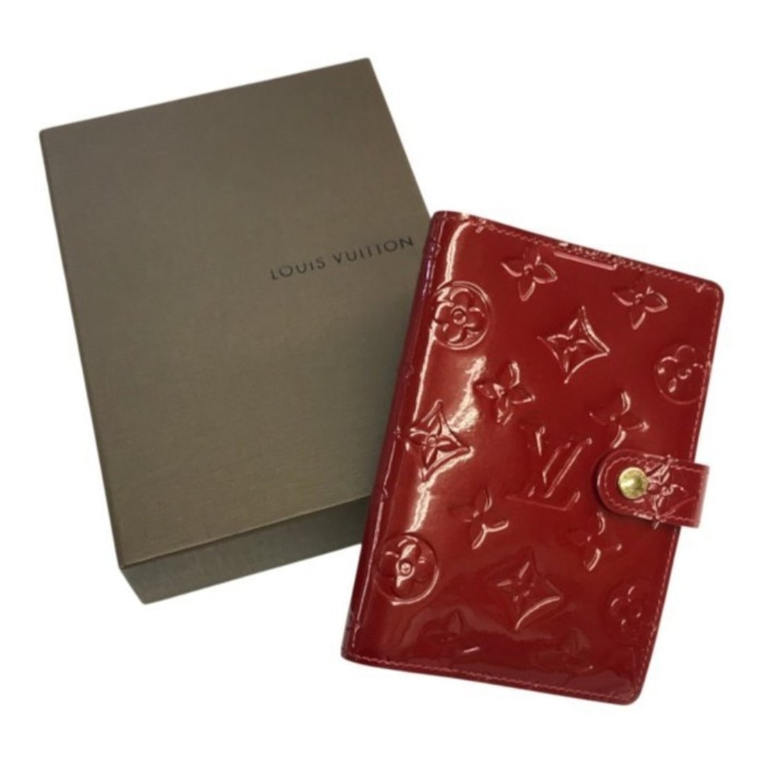 LOUIS VUITTON Vernis Agenda PM Notebook Cover for Men and Women, Red R21016 T1: --- Catalog ---Category: DesignSize: Compact sizeColor: Pomme d'amour, Red colorGender: Men,WomenMaterial: Vernis Category: GeneralLine: VernisBrand: Louis VuittonCountry of Origin: Spain--- Item List
