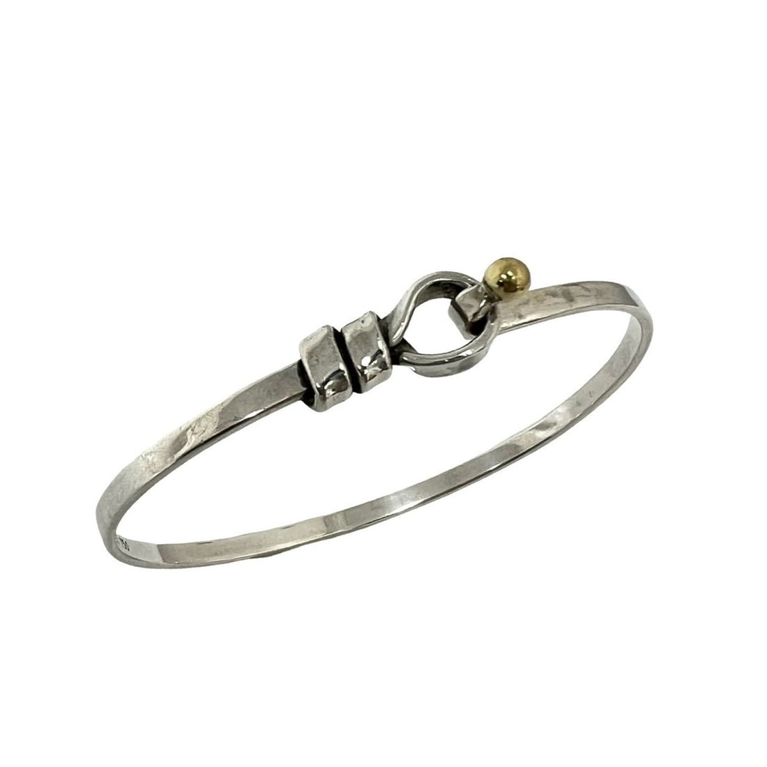 TIFFANY&Co. Tiffany Vintage Hook & Eye Bracelet, Sterling Silver 925, 18K Yellow Gold, 24631: --- Catalog ---Category: SizeLength: 17cm / 6.69''Category: DesignType: Charm braceletColor: Gold, SilverGender: WomenMaterial: Silver 925, Yellow gold (18K)Category: GeneralBrand: Tiffany--- Item Lis