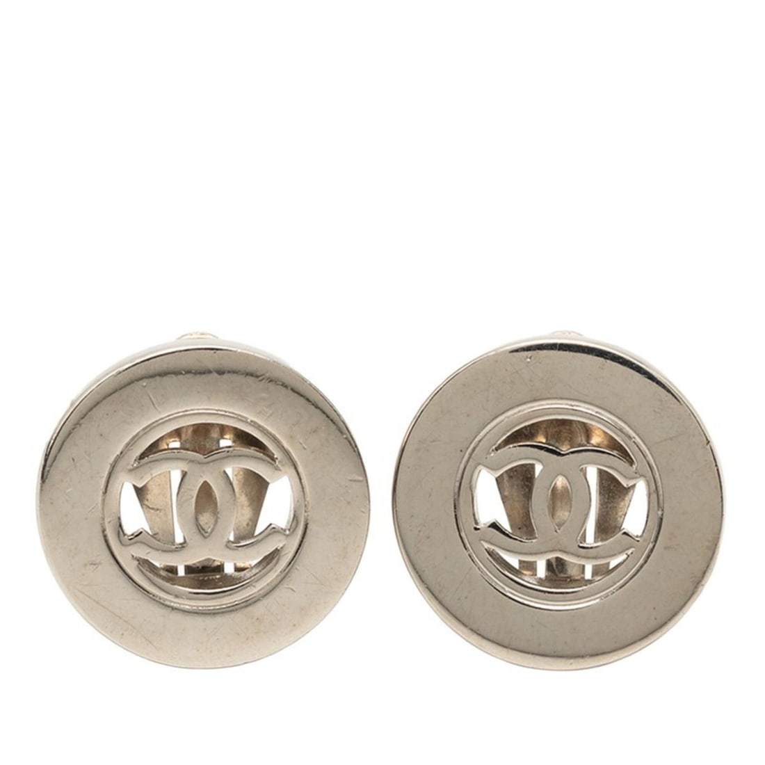 Chanel Vintage Coco Mark Earrings, Silver Metal, Women's CHANEL: --- Catalog ---Category: SizeSize (HxWxD): 22.00mm x 22.00mm / 0.87'' x 0.87''Category: DesignType: Clip earringsColor: SilverGender: WomenMaterial: MetalCategory: GeneralBrand: Chanel--- Item List --