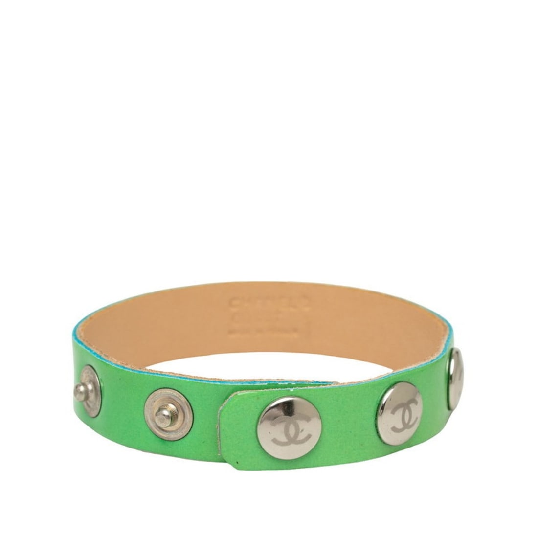 Chanel Coco Mark Bracelet, Green, Silver, Patent Leather, Women's CHANEL: --- Catalog ---Category: SizeLength: 13cm - 17.5cm / 5.11'' - 6.88''Category: DesignType: Charm braceletColor: Green, SilverGender: WomenMaterial: Patent leatherCategory: GeneralBrand: Chanel--- Item 