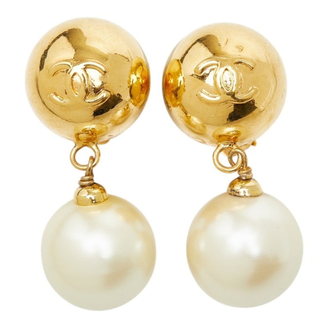Chanel Coco Mark Vintage Earrings 93P Gold Plated Faux Pearl Women's CHANEL: --- Catalog ---Category: SizeSize (HxWxD): 51.00mm x 21.10mm / 2.01'' x 0.83''Category: DesignType: Clip earringsColor: GoldGender: WomenMaterial: Artificial pearl, Gold platingCategory: GeneralBrand: