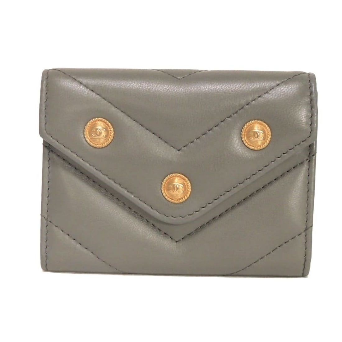 Chanel CHANEL Bi-fold Wallet Chevron Coco Button Coin Case V-stitch Quilted Card Serial Number 26: --- Catalog ---Category: SizeWeight: 61g / 2.15oz.Size (HxWxD): 8.3cm x 11cm x 2cm / 3.26'' x 4.33'' x 0.78''Category: DesignType: Wallet (bi-fold)Color: GrayGender: Men,WomenMaterial: Leather Leather