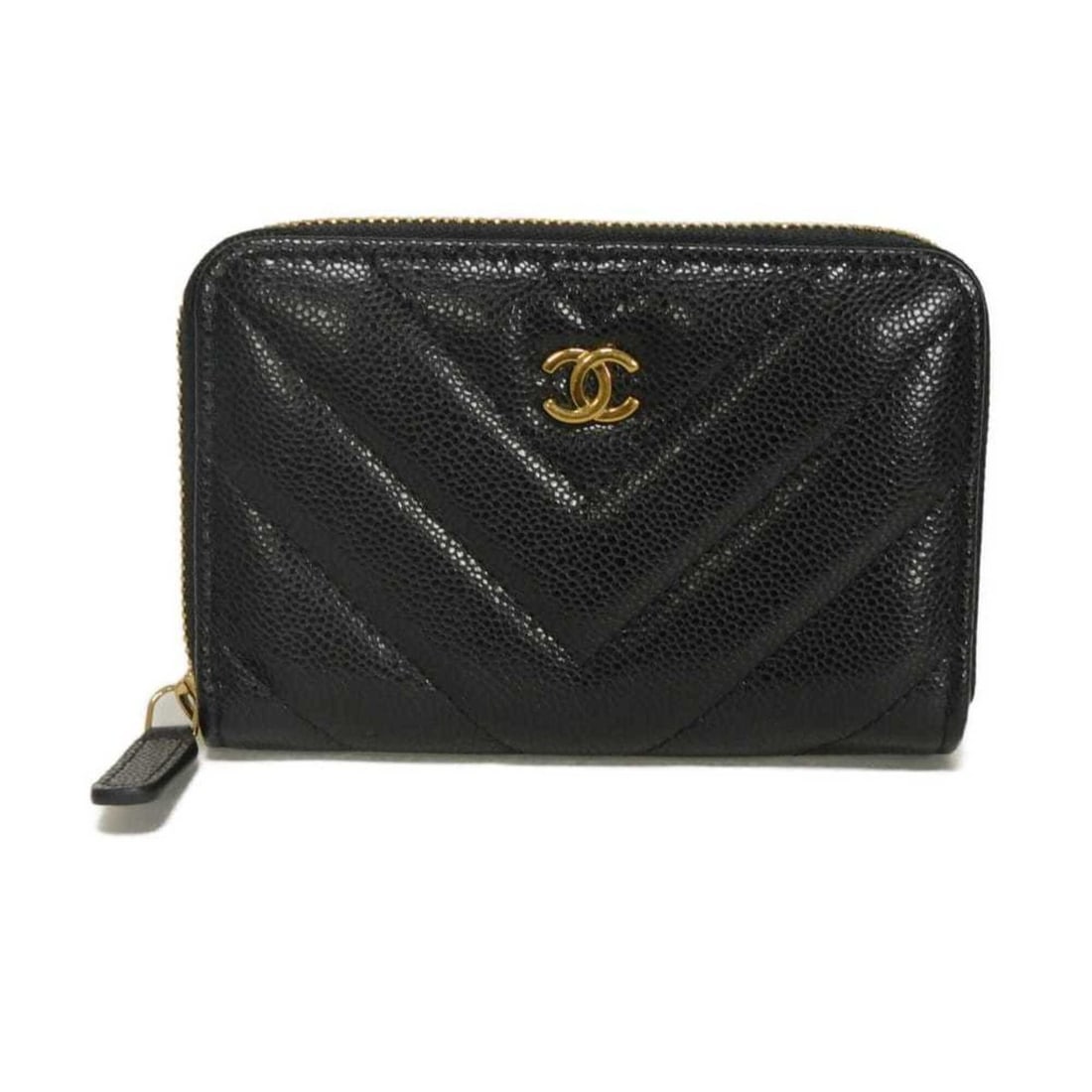 Chanel Coin Case Chevron Purse Random Coco Mark V-stitch Round Zipper Caviar Leather Black AP5205: --- Catalog ---Category: SizeWeight: 99g / 3.49oz.Size (HxWxD): 8cm x 12cm x 2cm / 3.14'' x 4.72'' x 0.78''Category: DesignType: Coin purse/coin caseColor: BlackGender: Men,WomenClosure: ZipperMateria