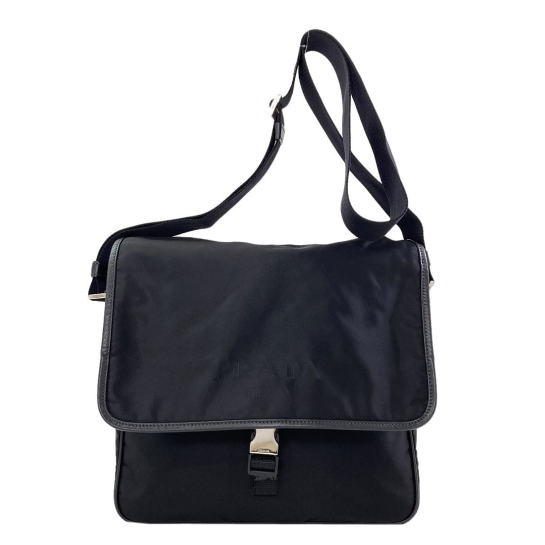 Prada VA0951 Logo Hardware Shoulder Bag Nylon Women's PRADA: --- Catalog ---Category: SizeSize (HxWxD): 28cm x 30cm x 7cm / 11.02'' x 11.81'' x 2.75''Strap Length: 73cm - 132cm / 28.74'' - 51.96''Category: DesignType: Shoulder bagColor: BlackGender: