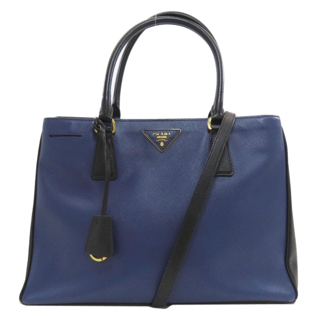 Prada Triangle 2-Way Tote Bag, Saffiano Leather, Women's PRADA: --- Catalog ---Category: SizeSize (HxWxD): 22cm x 34cm x 15cm / 8.66'' x 13.38'' x 5.9''Strap Length: 118cm - 128cm / 46.45'' - 50.39''Handle Length: 34cm / 13.38''Category: DesignType: Tote bagColor: