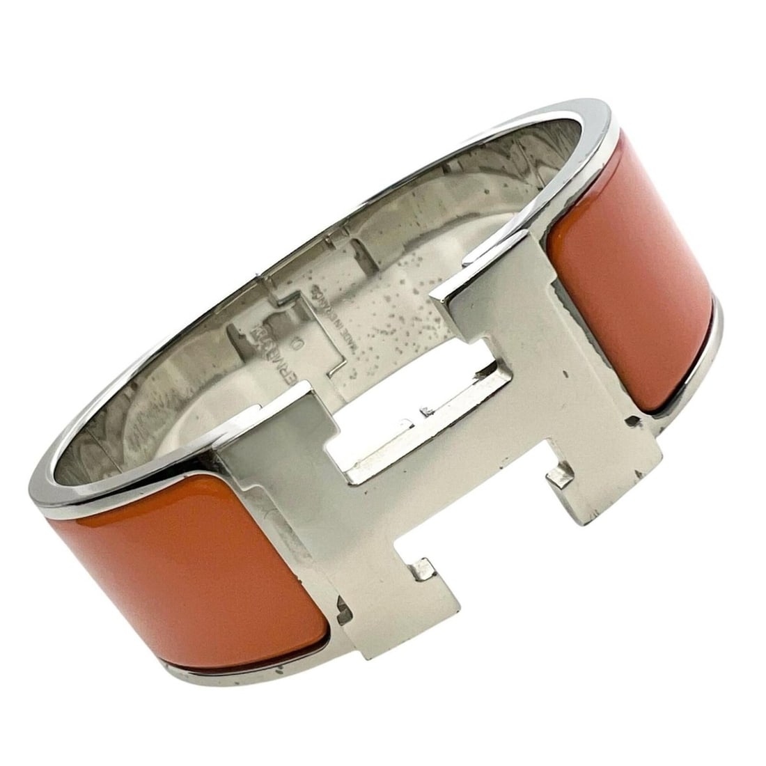 HERMES Clic Clack H Bangle, Enamel Plated, Orange Silver: --- Catalog ---Category: SizeWidth: 2cm / 0.78''Length: 16cm / 6.29''Category: DesignType: BangleColor: Orange, SilverGender: WomenMaterial: Enamel, Gold platingCategory: GeneralBrand: HermesCountry o