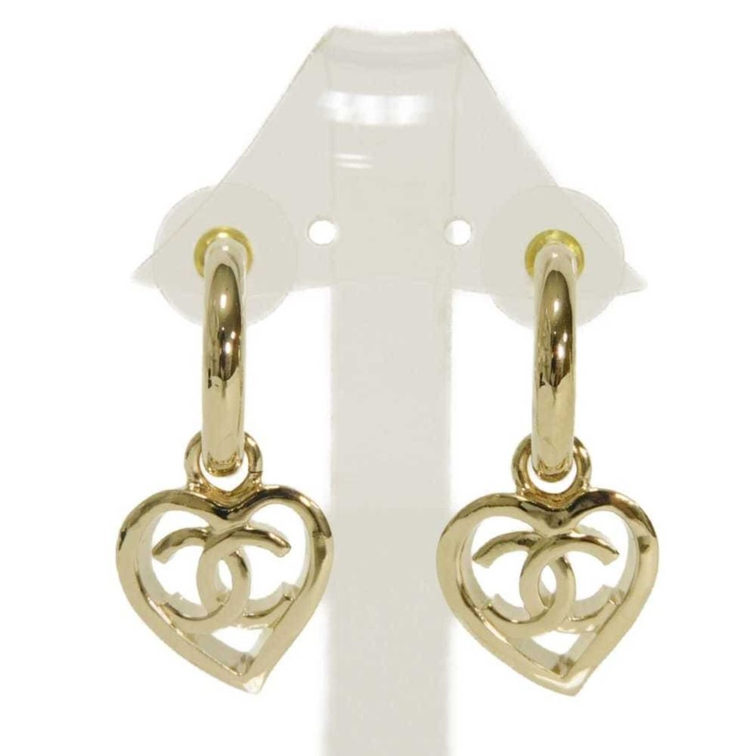 Chanel CHANEL Earrings Heart Coco Mark Hoop Swing Stud B22P CC Gold AB7919 Women's: --- Catalog ---Category: SizeSize (HxWxD): 35.00mm x 18.00mm / 1.38'' x 0.71''Category: DesignType: Half hoop earringsColor: GoldGender: WomenCategory: GeneralBrand: Chanel--- Item List ---Section: Co