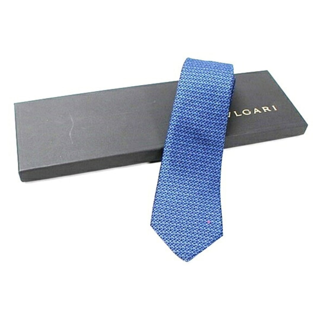 Bulgari Silk Tie, Sevenfold, Heart Design, BVLGARI, Men's: --- Catalog ---Category: SizeWidth: 8cm / 3.14''Category: DesignType: CravatColor: Black, BlueGender: MenMaterial: Silk Category: GeneralBrand: Bvlgari--- Item List ---Section: ConditionRanking: Rank 