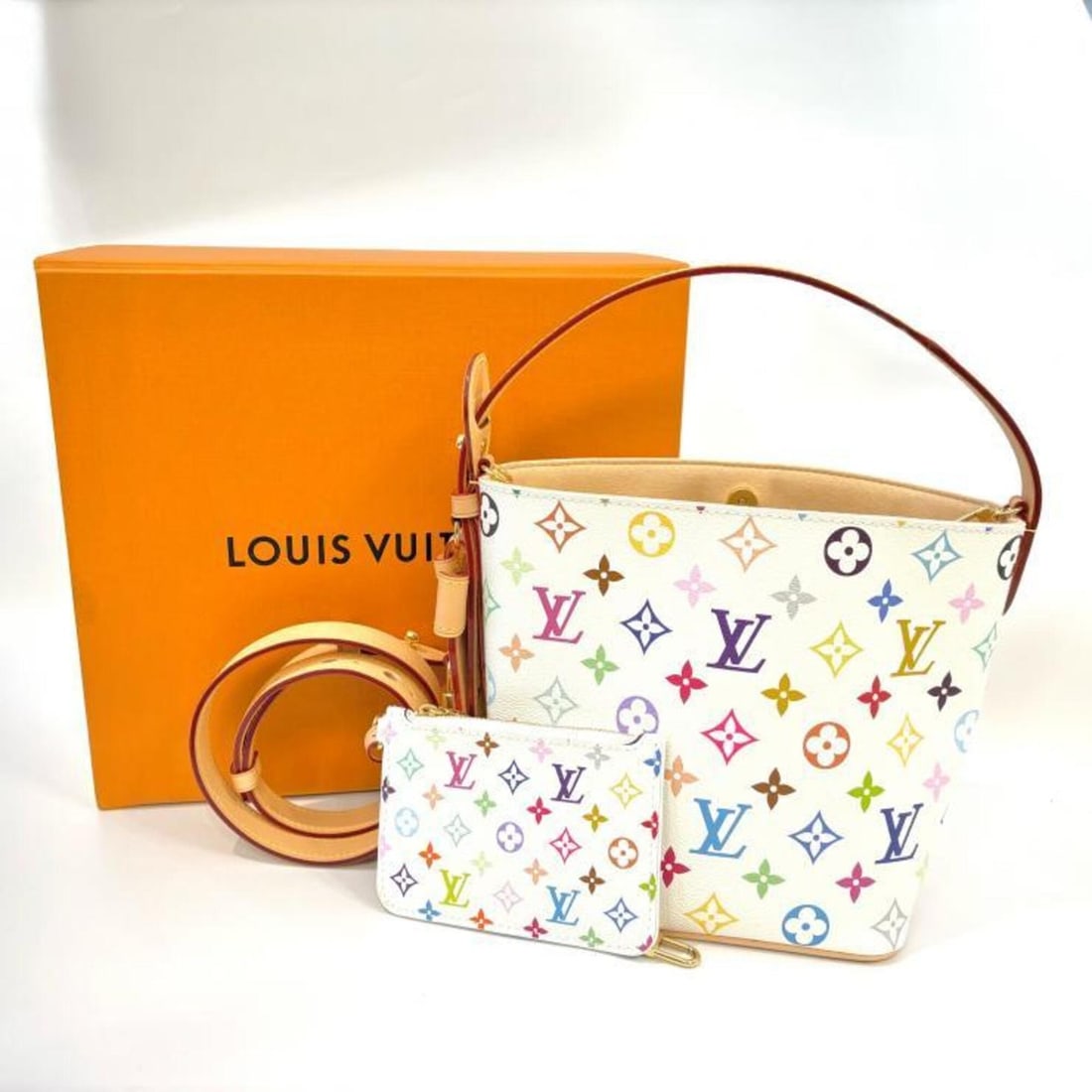 LOUIS VUITTON LV x TM Takashi Murakami All-in-One BB Shoulder Bag M13089: --- Catalog ---Category: SizeSize (HxWxD): 18cm x 17cm x 12.5cm / 7.08'' x 6.69'' x 4.92''Category: DesignType: Pouch, Shoulder bagColor: Monogram, Multi-color, WhiteGender: WomenMaterial: Monogram Ca