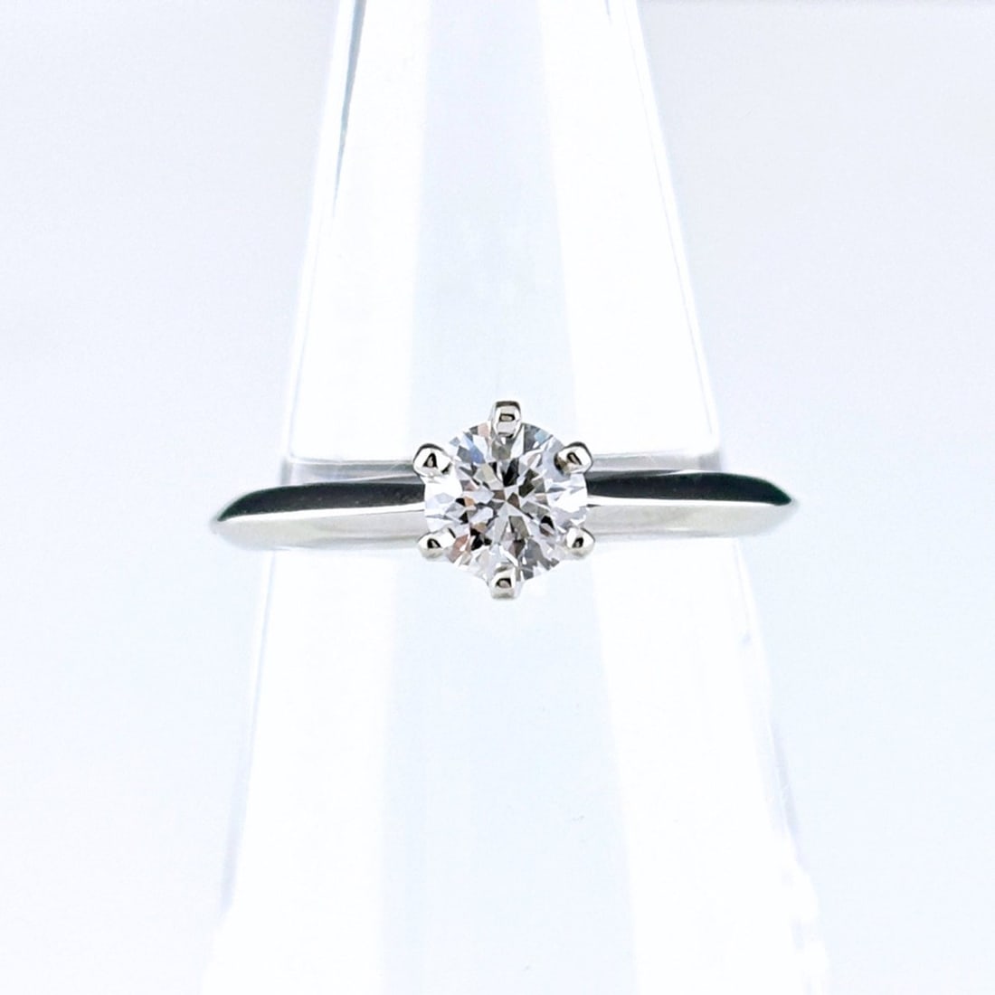 Tiffany & Co. Diamond Platinum Ring (Pt950) for Women: --- Catalog ---Category: SizeJP Size: 7US Size: 4Category: DesignType: Band ringStone: DiamondGender: WomenMaterial: Platinum 950Category: GeneralBrand: Tiffany--- Item List ---Section: ConditionRanki