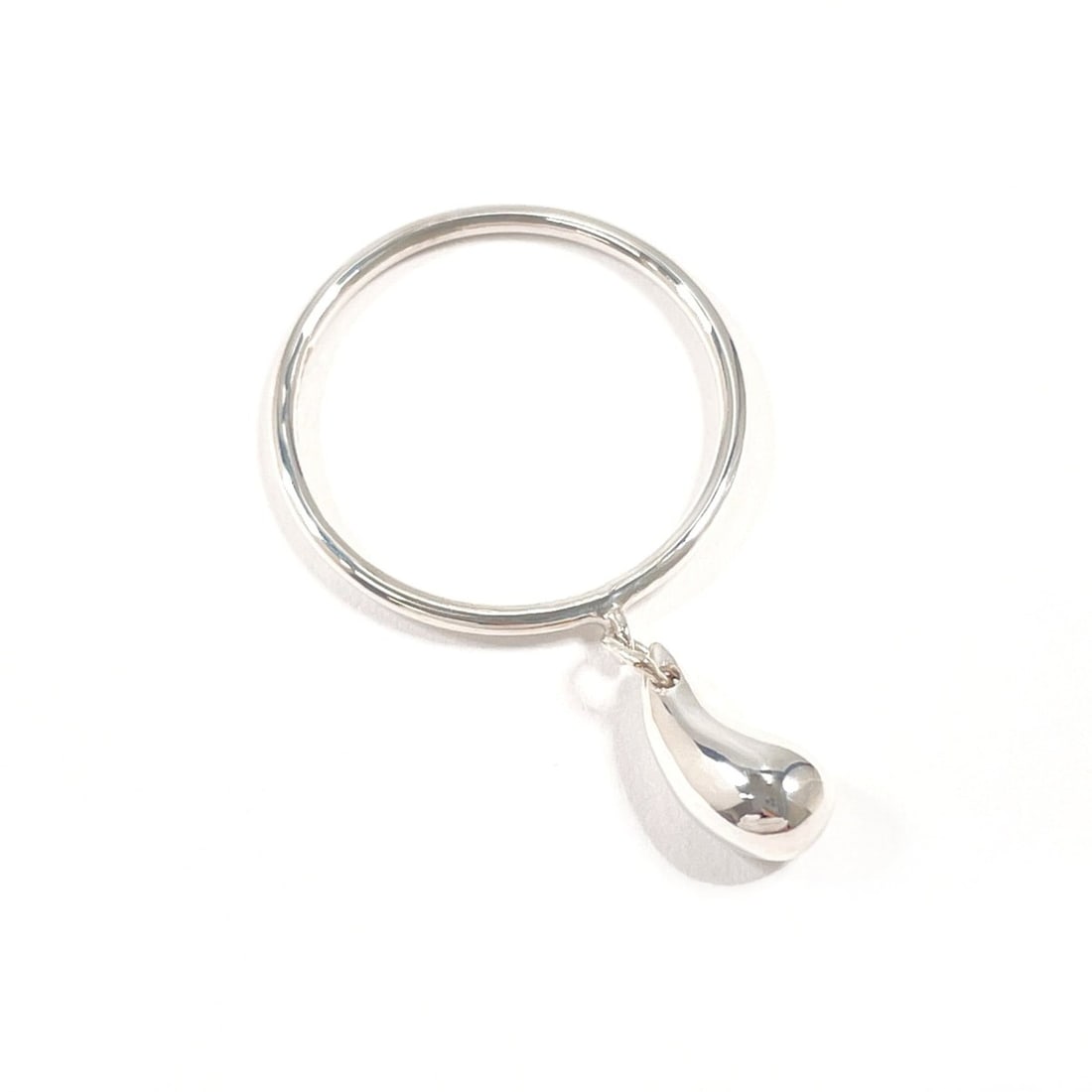 TIFFANY&Co. Tiffany & Co. Teardrop Elsa Peretti Ring, Sterling Silver 925, Size 11, Silver, Women's: --- Catalog ---Category: SizeJP Size: 11US Size: 6Category: DesignType: Band ringColor: SilverGender: WomenMaterial: Silver 925Category: GeneralBrand: Tiffany--- Item List ---Section: ConditionRanking