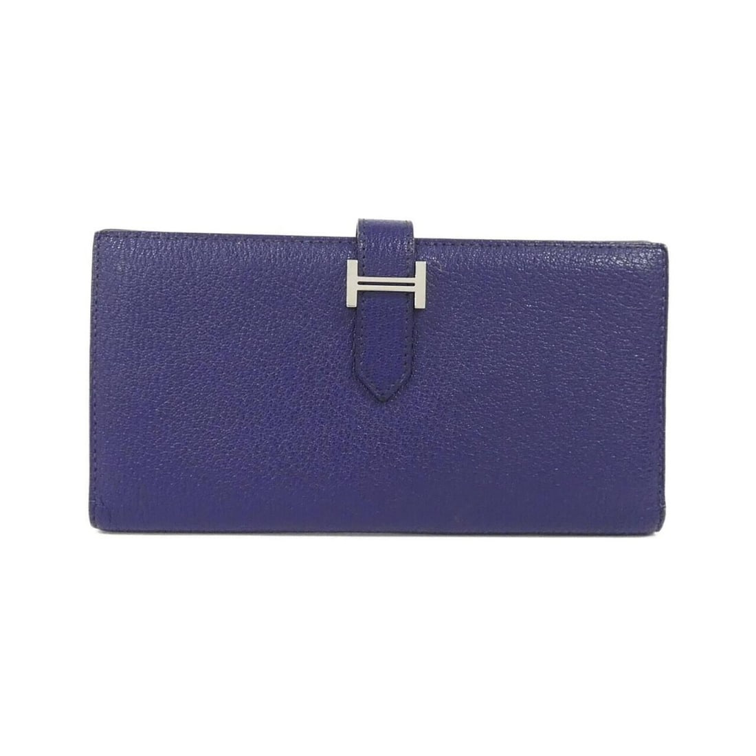 Hermes Bearn Soufflé 039078CK Wallet: --- Catalog ---Category: SizeSize (HxWxD): 9cm x 17.5cm x 1cm / 3.54'' x 6.88'' x 0.39''Category: DesignType: Wallet (bi-fold)Color: BlueGender: WomenMaterial: Chevre leather Category: GeneralLine:
