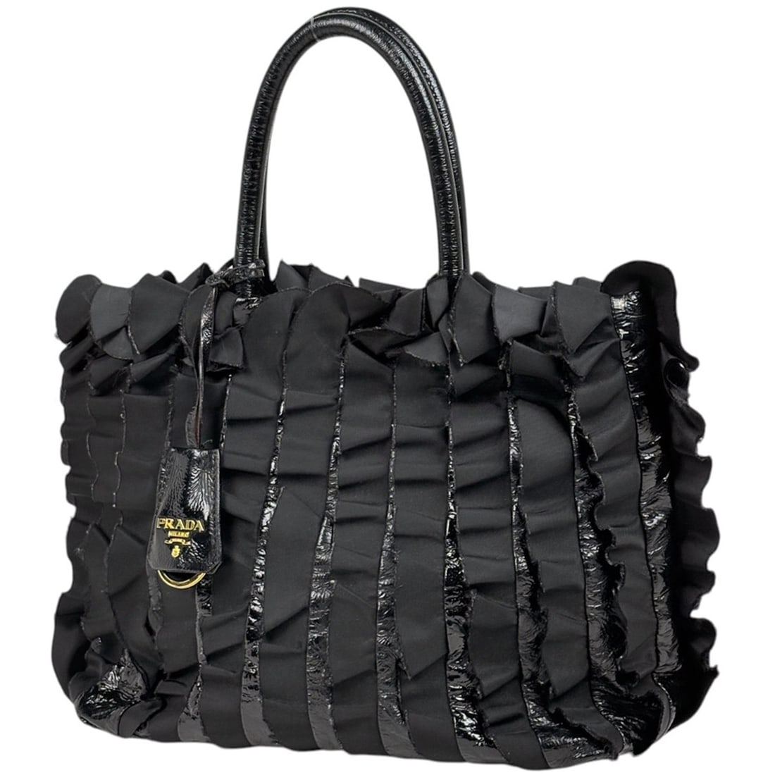 Prada handbag, frilled nylon, Nero (black), women's.: --- Catalog ---Category: SizeSize (HxWxD): 23cm x 28cm x 13.5cm / 9.05'' x 11.02'' x 5.31''Category: DesignType: HandbagColor: BlackGender: WomenMaterial: Nylon , Patent leather Category:
