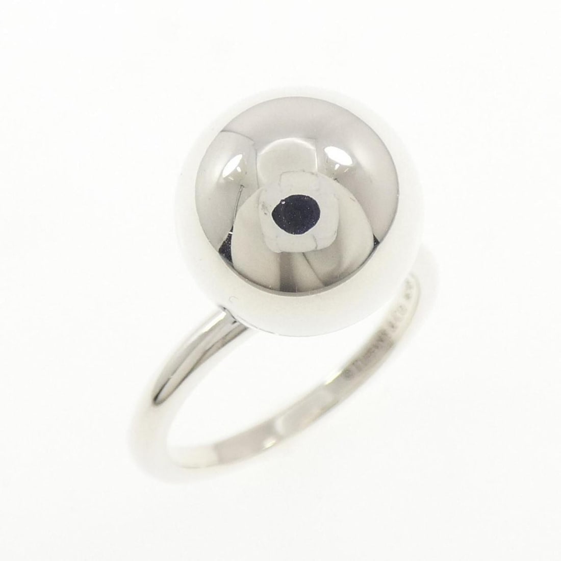 Tiffany Ball Ring: --- Catalog ---Category: SizeJP Size: 13US Size: 6.5Category: DesignType: Band ringGender: WomenMaterial: Silver 925Category: GeneralBrand: Tiffany--- Item List ---Section: ConditionRanking: Rank SA U