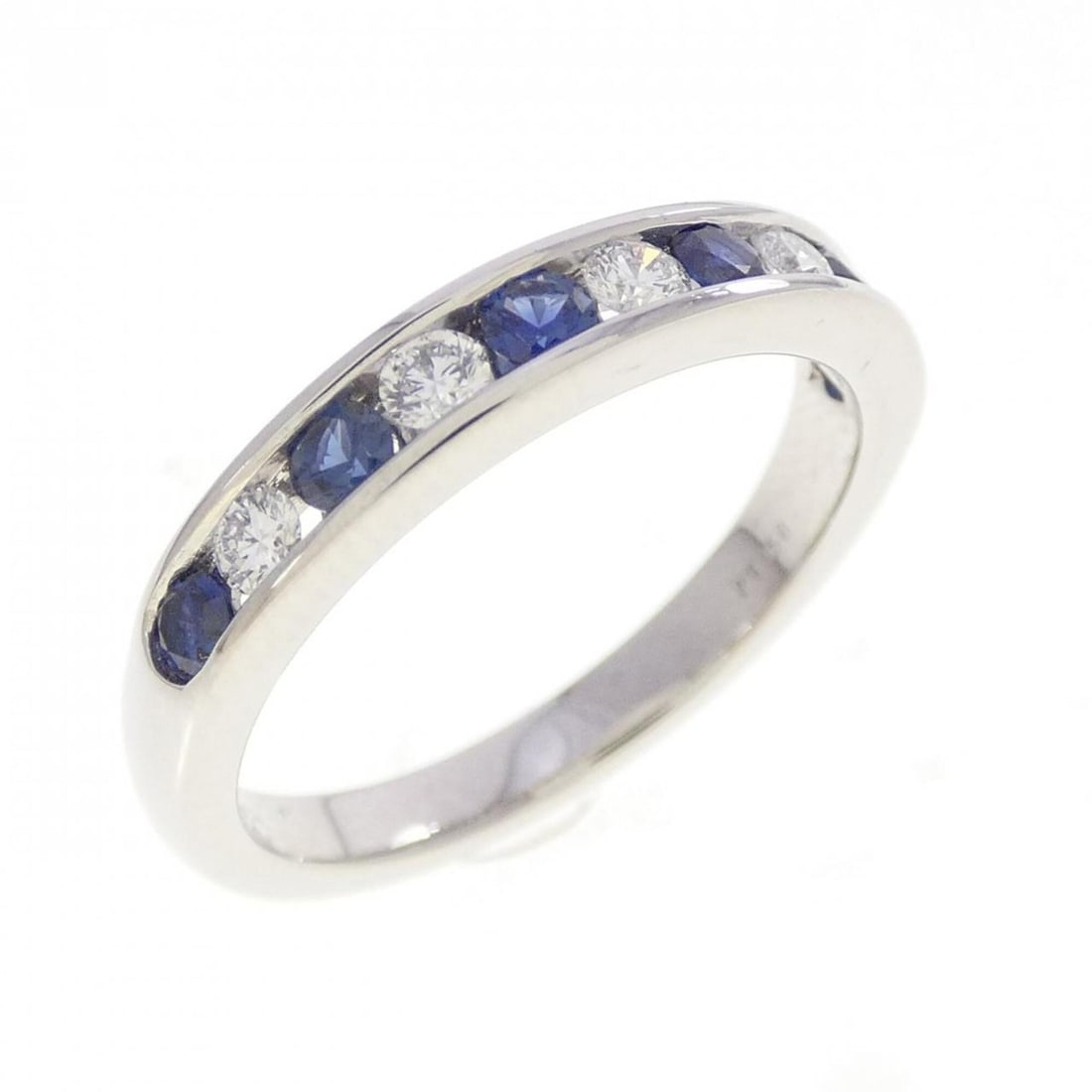 Tiffany & Co. Wedding Band Ring: --- Catalog ---Category: SizeJP Size: 11.5US Size: 6Category: DesignType: Band ringGender: WomenMaterial: Platinum 950Category: GeneralBrand: Tiffany--- Item List ---Section: ConditionRanking: Rank SA