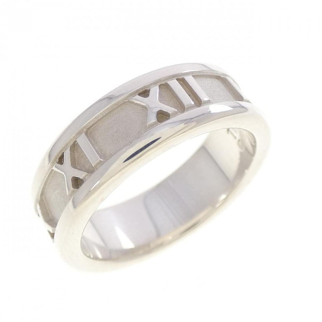 Tiffany Atlas Ring: --- Catalog ---Category: SizeJP Size: 11US Size: 6Category: DesignType: Band ringGender: WomenMaterial: Silver 925Category: GeneralBrand: Tiffany--- Item List ---Section: ConditionRanking: Rank SA