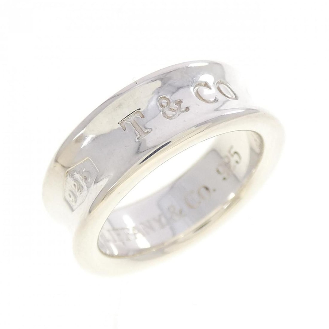 Tiffany 1837 Ring: --- Catalog ---Category: SizeJP Size: 10US Size: 5.5Category: DesignType: Band ringGender: WomenMaterial: Silver 925Category: GeneralBrand: Tiffany--- Item List ---Section: ConditionRanking: Rank SA
