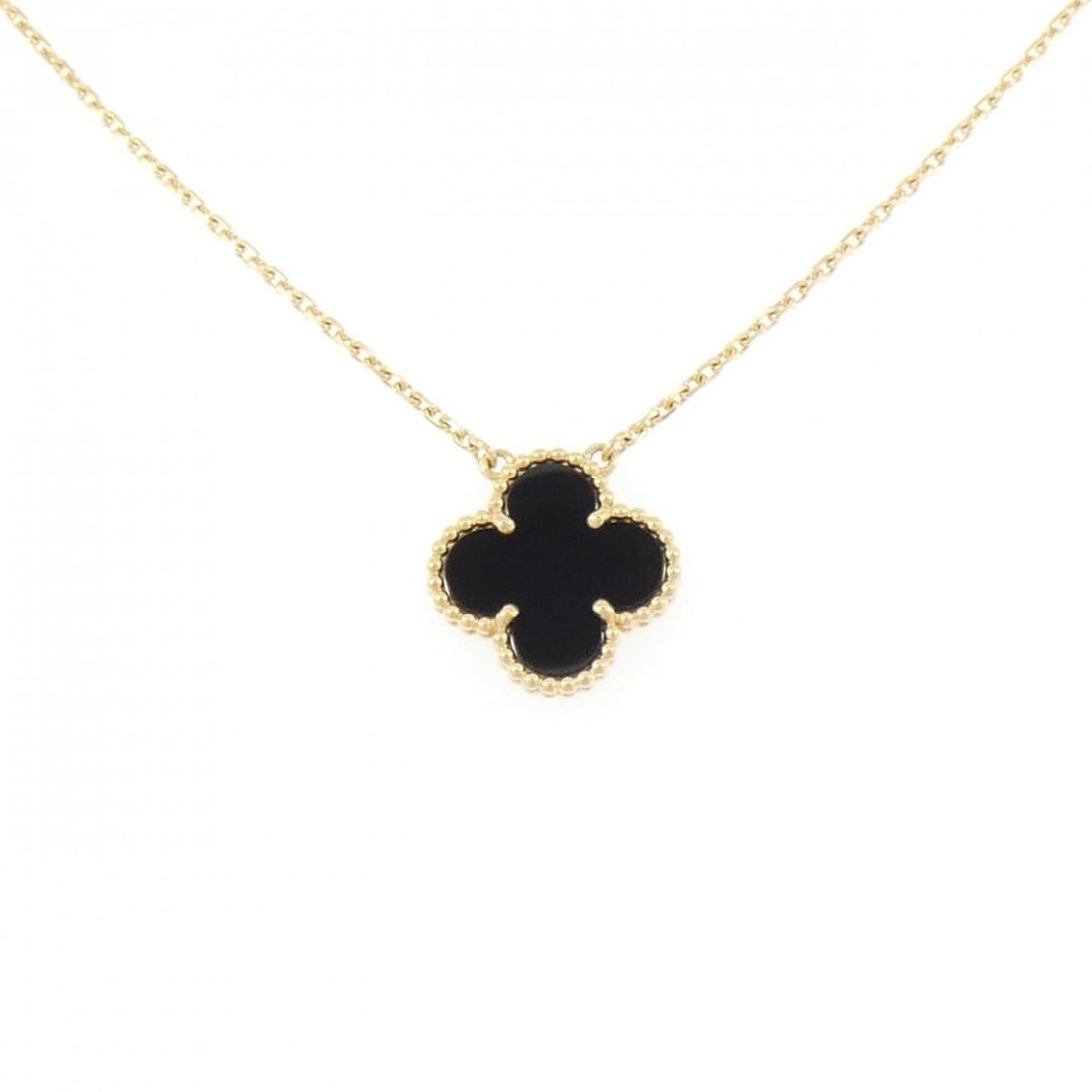 Van Cleef & Arpels Vintage Alhambra Necklace: --- Catalog ---Category: SizePendant Size: 14.8mm x 14.8mm / 0.58'' x 0.58''Neck Circumference: 37 cm - 42 cm / 14.56'' - 16.53''Category: DesignGender: WomenMaterial: Yellow gold (18K)Pendant Type: