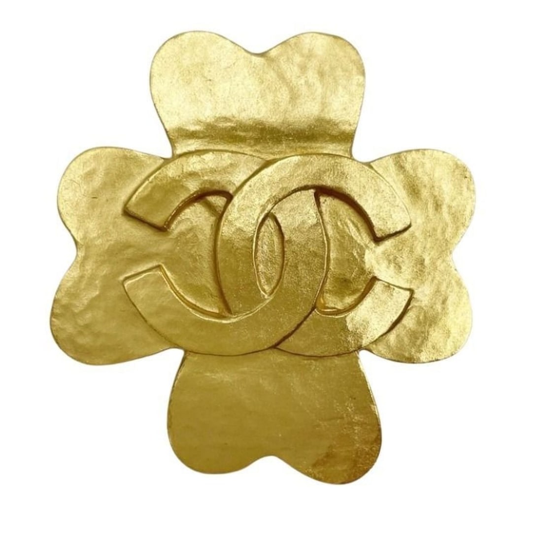 CHANEL brooch, Coco Mark, gold metal, women's, clover design.: --- Catalog ---Category: SizeSize (HxWxD): 4.6cm x 4.3cm / 1.81'' x 1.69''Category: DesignType: BroochColor: GoldGender: WomenMaterial: MetalCategory: GeneralLine: CloverBrand: ChanelCountry of Origin