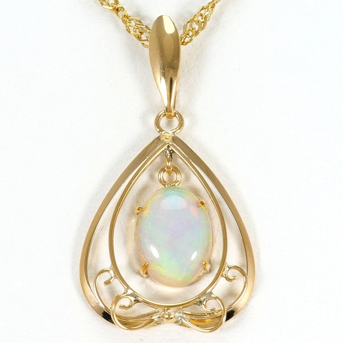 18K (18-karat) Yellow Gold Necklace with Opal, Total Weight 2.5g, 40cm, Jewelry (1 of 12)