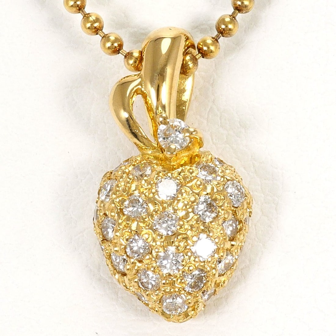 18K (18-karat) Yellow Gold Necklace with 0.32ct Diamond, Card Holder, Total Weight 4.1g, 41cm,: --- Catalog ---Category: SizeWeight: 4.1g / 0.14oz.Pendant Size: 15mm x 8mm / 0.59'' x 0.31''Neck Circumference: 41 cm / 16.14''Category: DesignColor: Yellow goldMetal: GoldStone: DiamondGender: Women